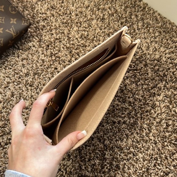 Louis Vuitton toiletry 26 *SOLD - Picture 11 of 15